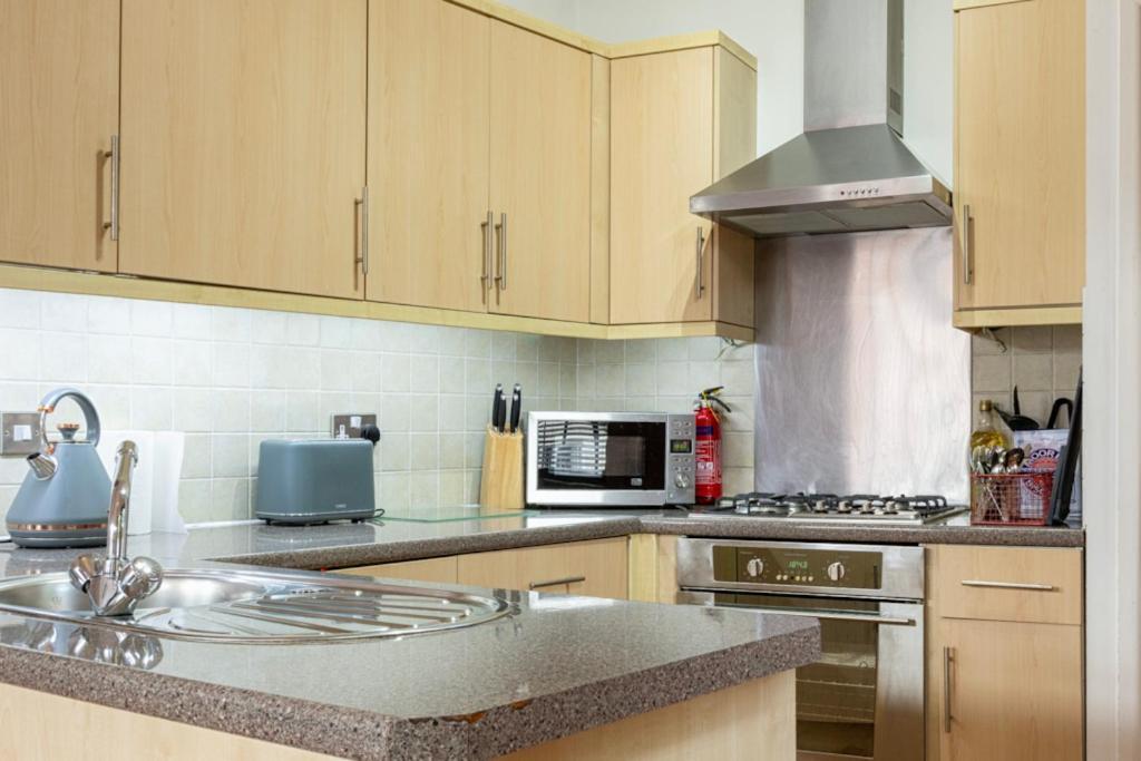 5 Mins Walk From Centre, Spacious City Apt, Open-Plan 노팅엄 외부 사진